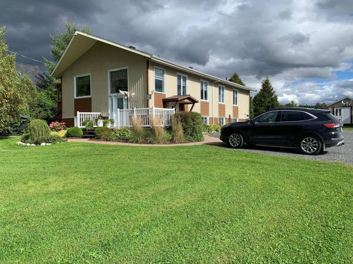 Logement 3 ,5 Entierement Prive Lac-Mégantic Esterno foto